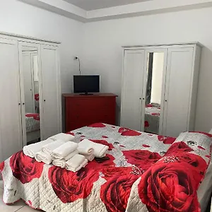 Apartment A' Casa E Mamma, Naples